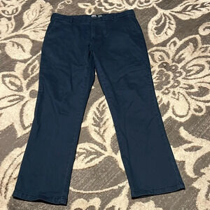 Izod flat front straight navy blue pants. Great condition